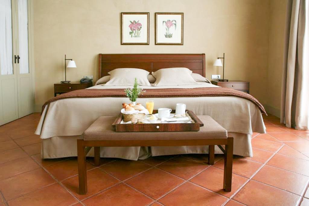 Bremon Boutique Hotel By Duquessa Hotel Collection Cardona Esterno foto
