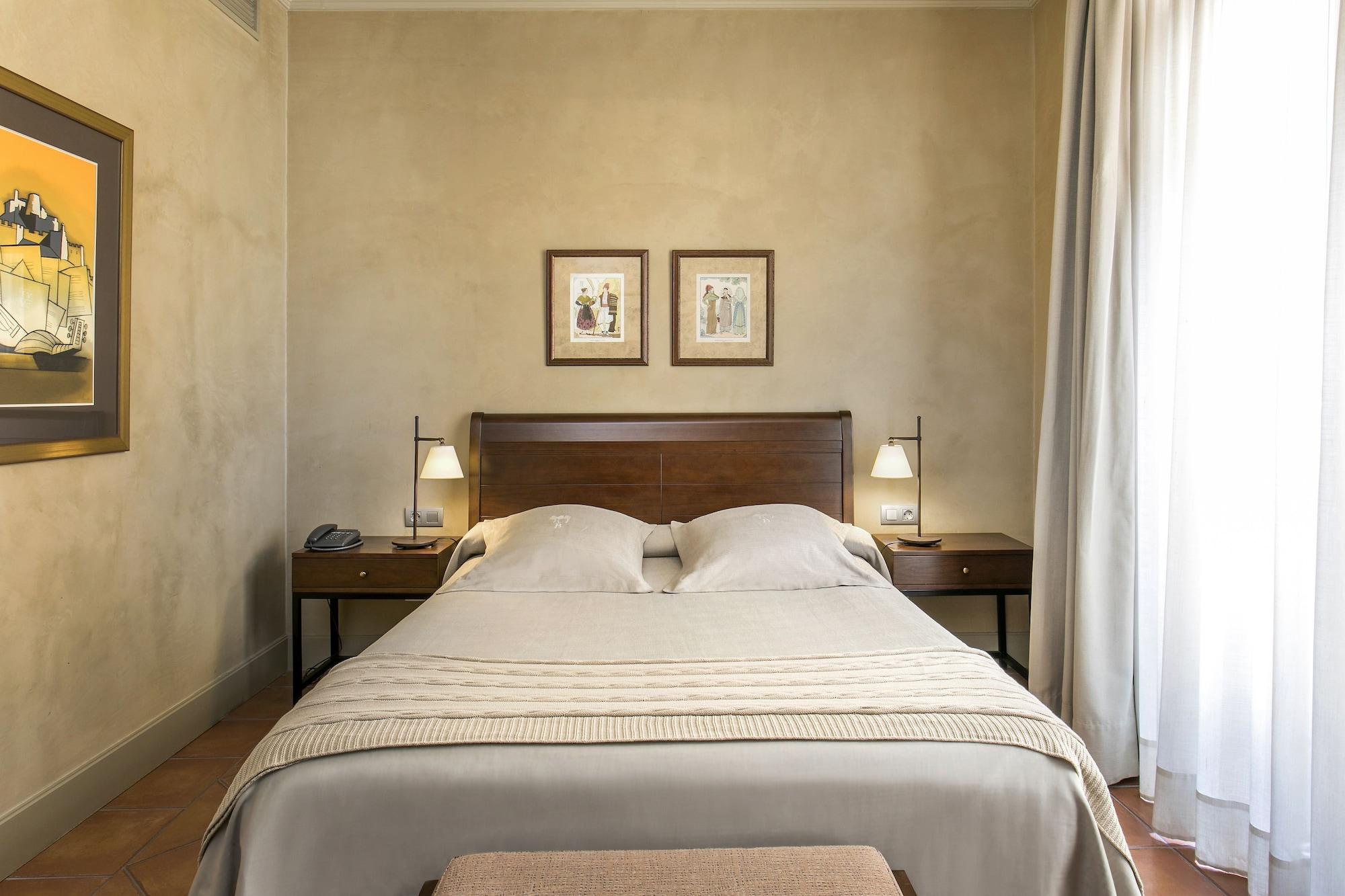 Bremon Boutique Hotel By Duquessa Hotel Collection Cardona Esterno foto